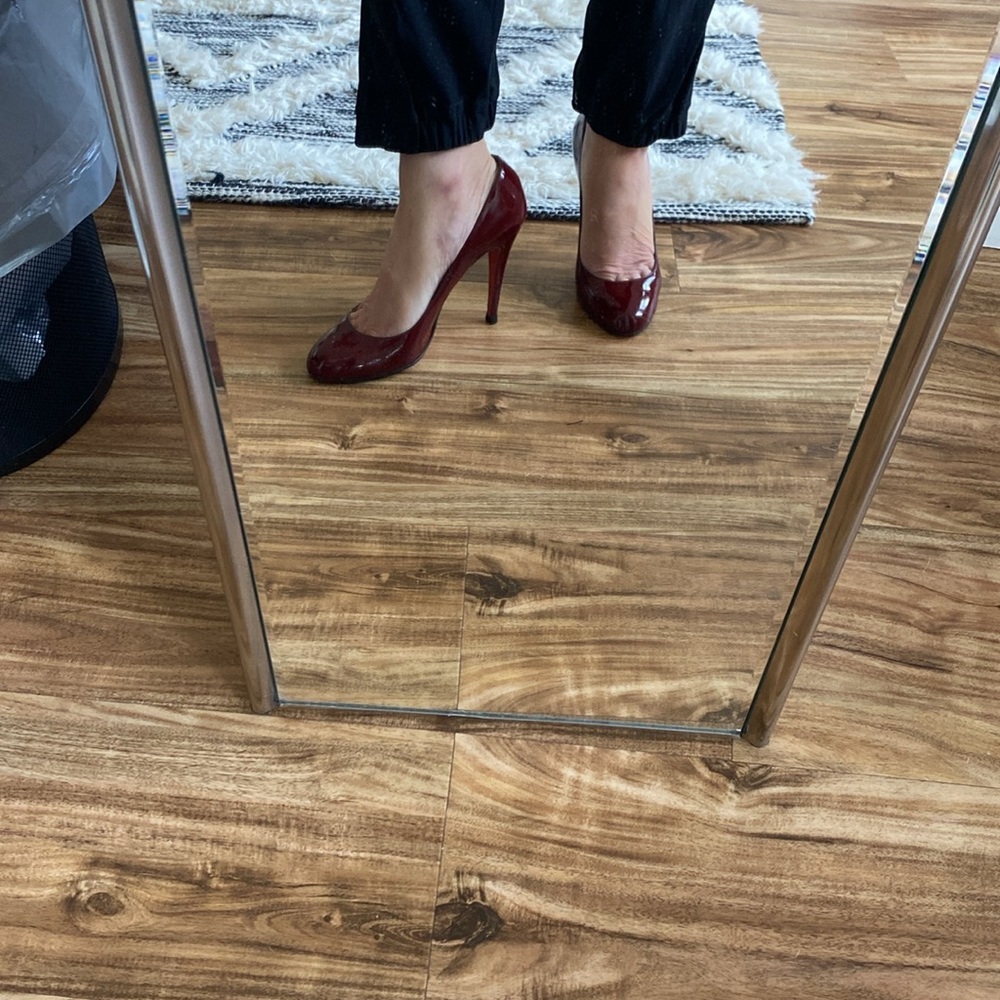 Christian Louboutin Ron Ron 100mm Burgundy patent calf pumps 39.5 - Picture 12 of 12
